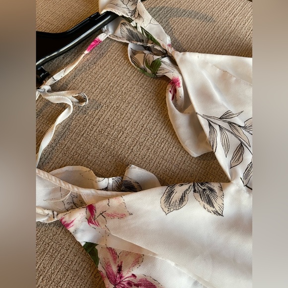 DYNAMITE White Floral Ruffle Dress - Picture 3 of 10
